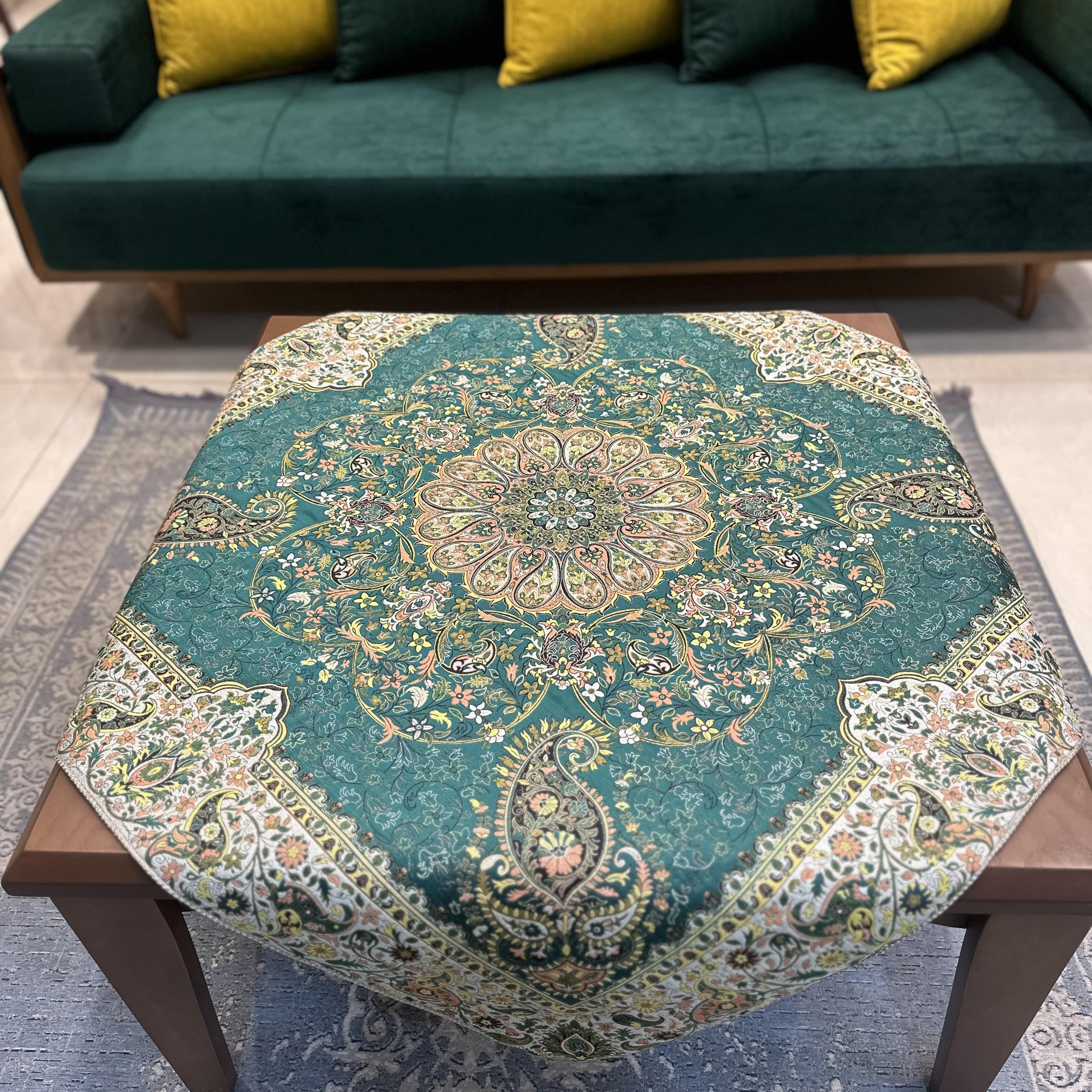 رومیزی مربعی طرح افشار