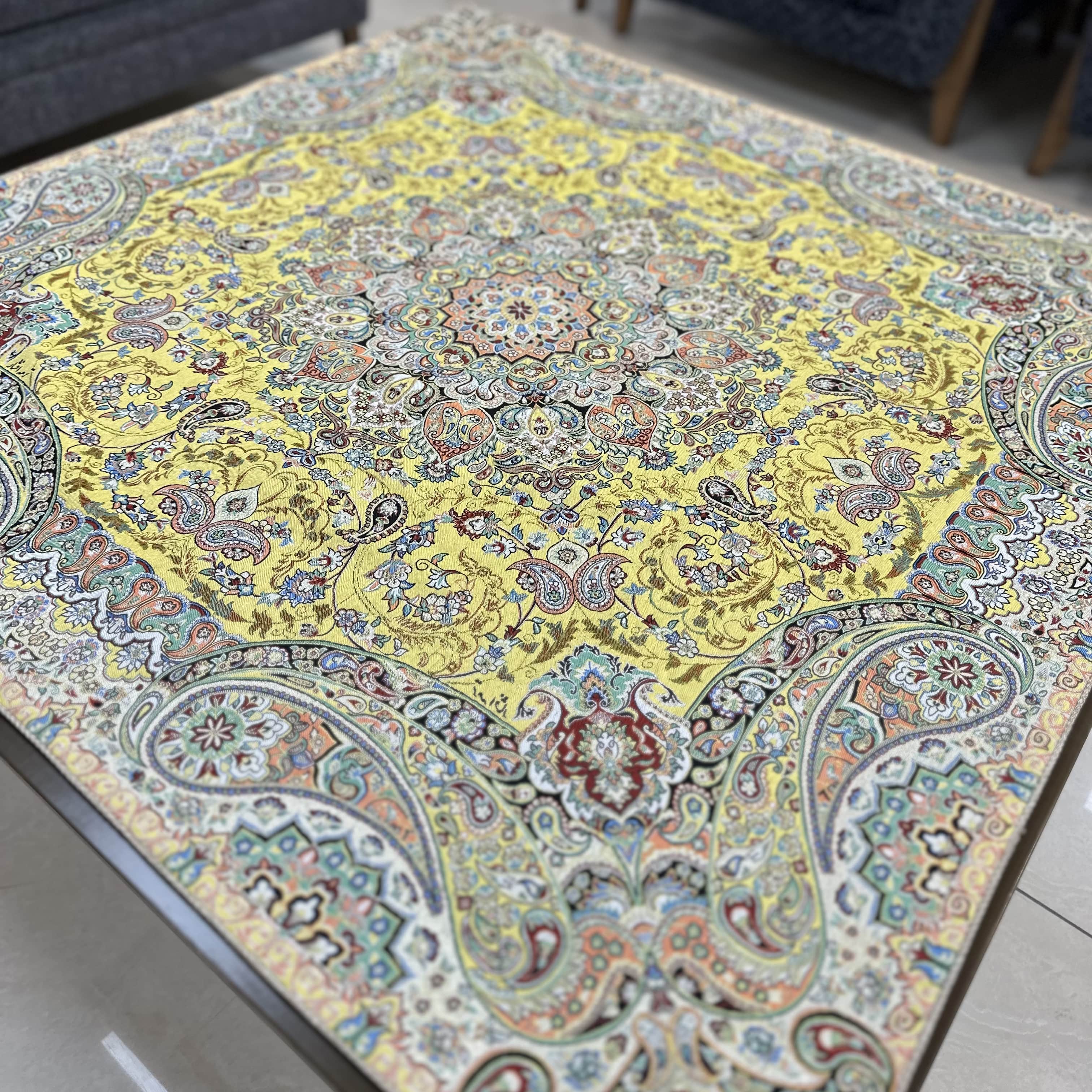 رومیزی مربعی طرح لوتوس