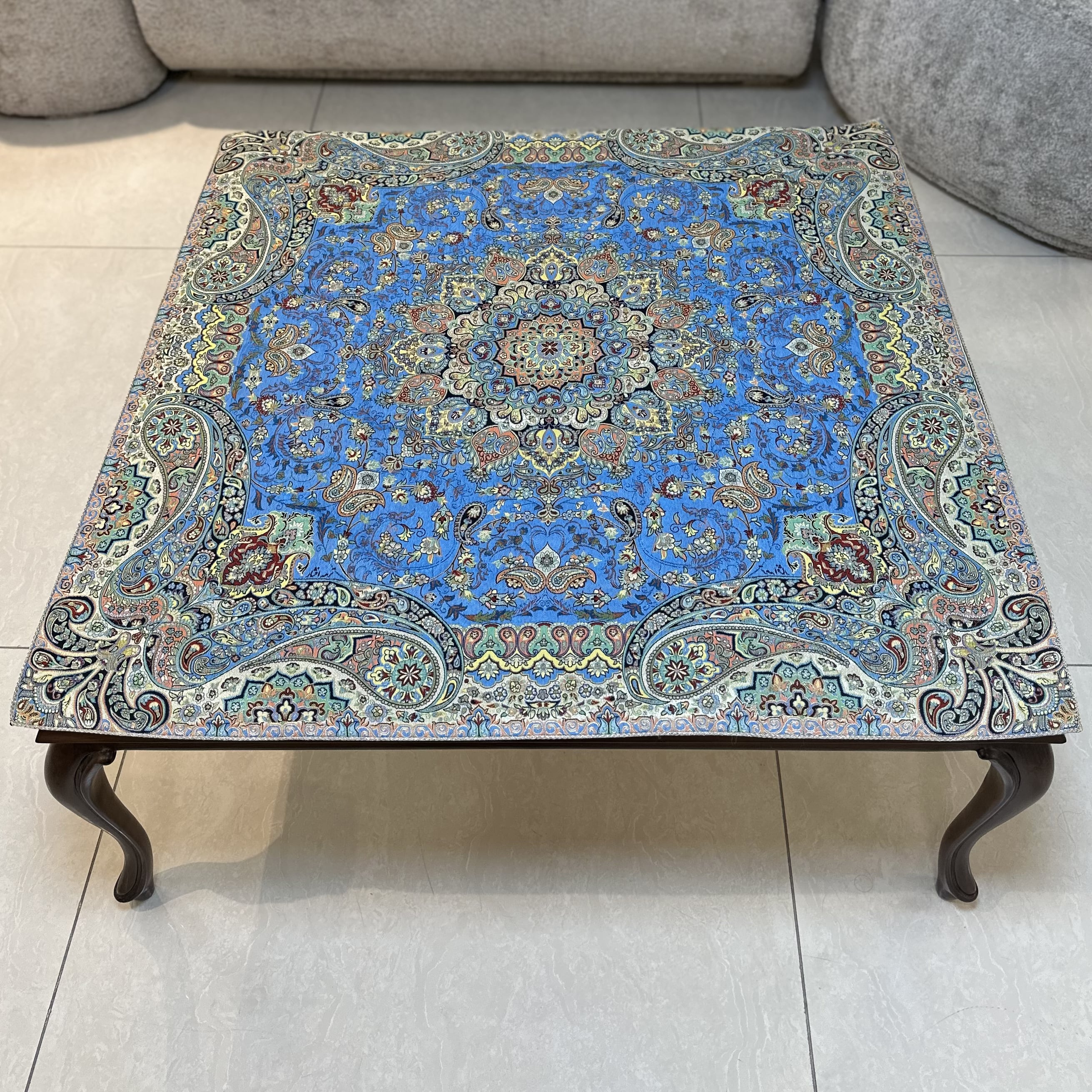 رومیزی مربعی طرح لوتوس