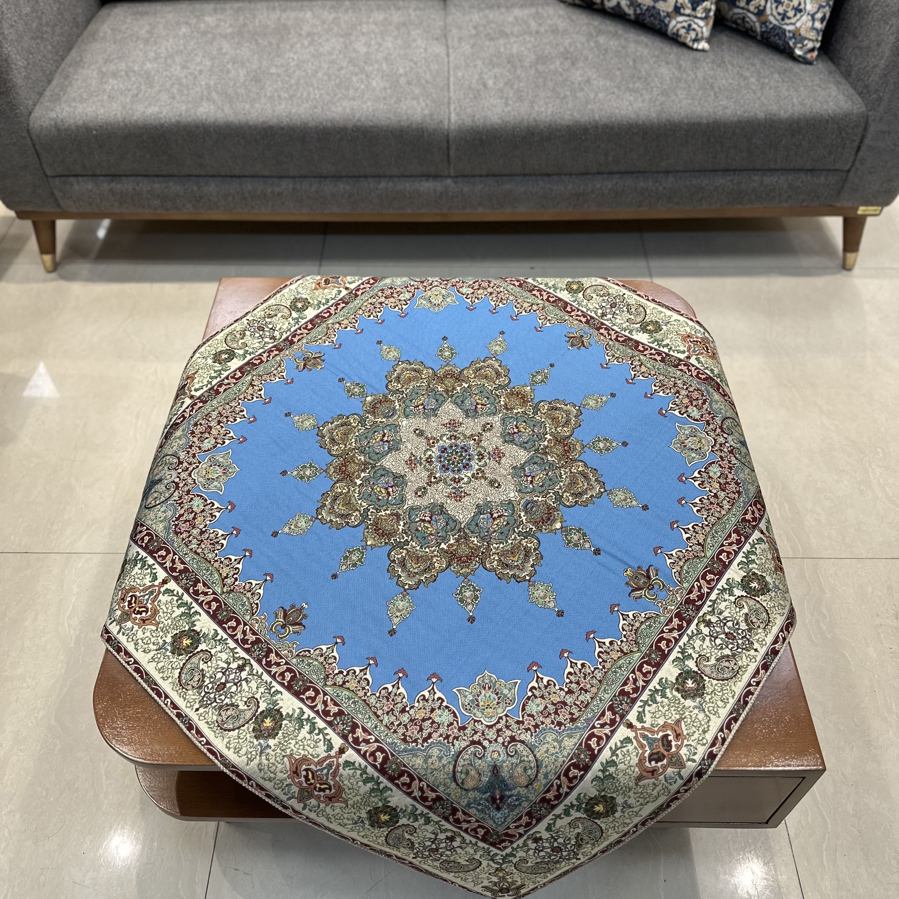 رومیزی مربعی طرح ونوس